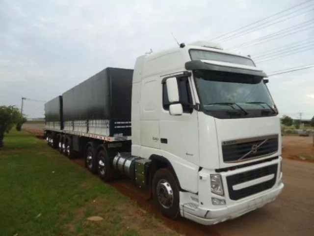 Volvo FH-540 Globetrotter  6x4 Ano 2013