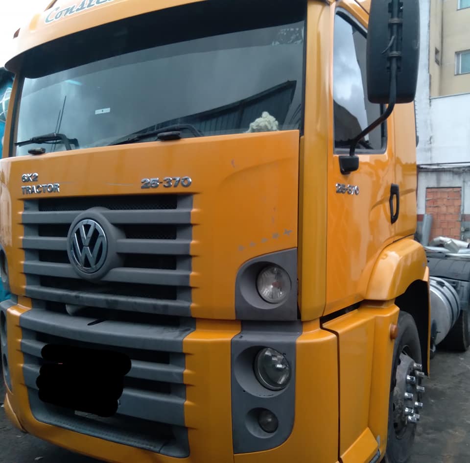 Volkswagen 25370  Tractor 6X2  Ano 2009