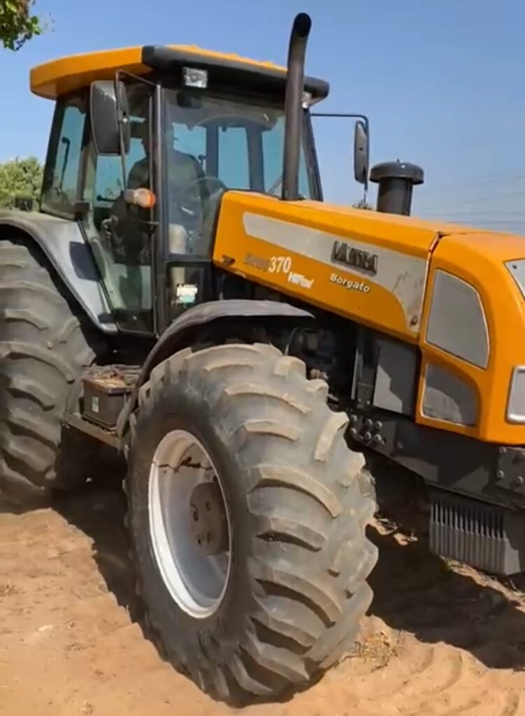 TRATOR VALTRA BH 180 Ano 2013