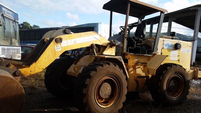 PÁ CARREGADEIRA NEW HOLLAND 12B 4X4 2007