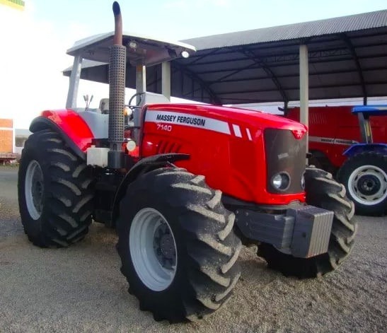 TRATOR Massey Ferguson 7140 2014