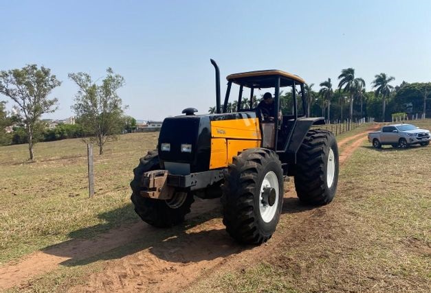 TRATOR VALTRA BH 140 4X4