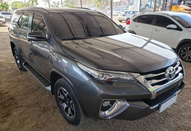 TOYOTA HILUX SW4 SRX 2.8 D-4D TURBO - 2017/2017