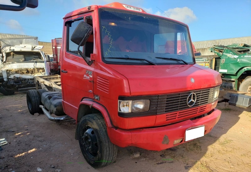 MERCEDES BENZ 710 2009