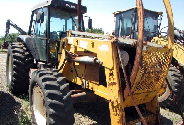 VALTRA  BH 140 2005