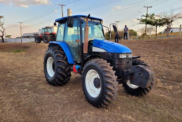 NEW HOLLAND TS 6020  2014